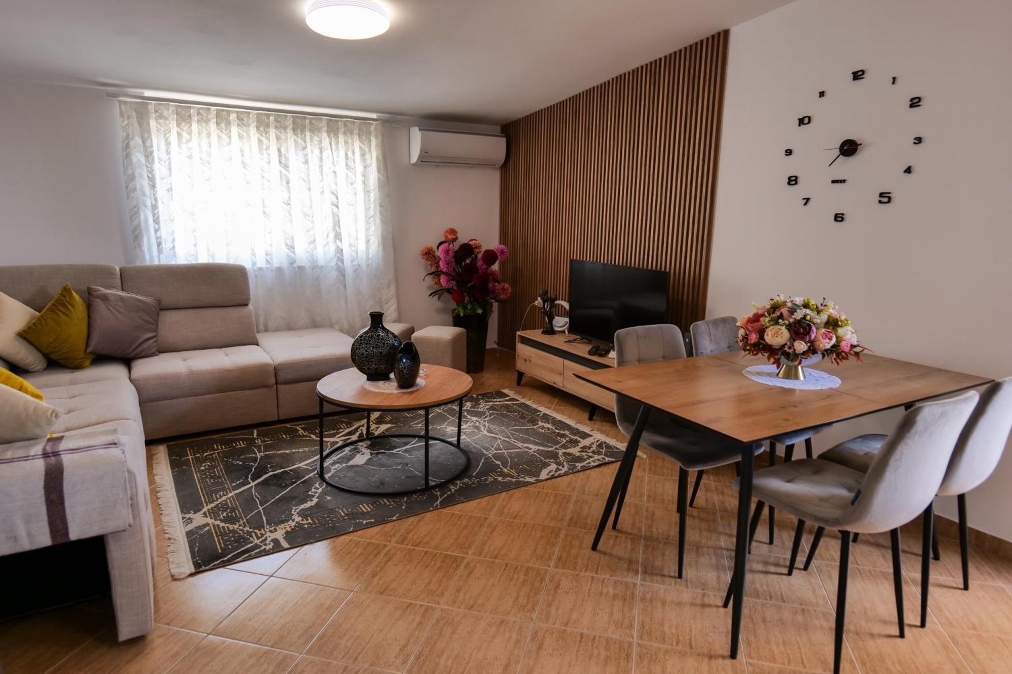 Appartamento Xhejn's Veranda 7 *